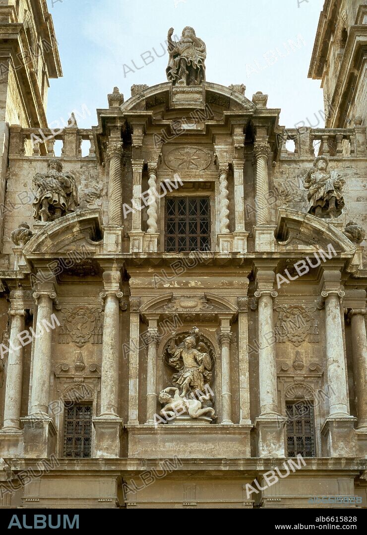 AMBUESA PERE / ORINDA MARTI. DETALLE DE LA FACHADA DE LA IGLESIA DEL MONASTERIO DE SAN MIGUEL DE LOS REYES - SIGLO XVII.