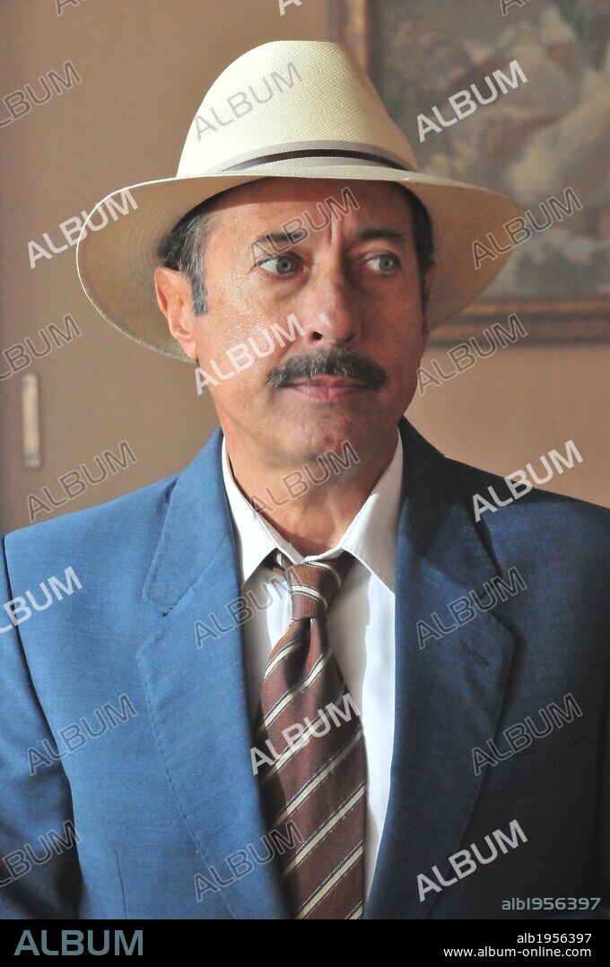 GUILLERMO FRANCELLA en ATRACO!, 2012, dirigida por EDUARD CORTES. Copyright CASTAFIORE FILMS.