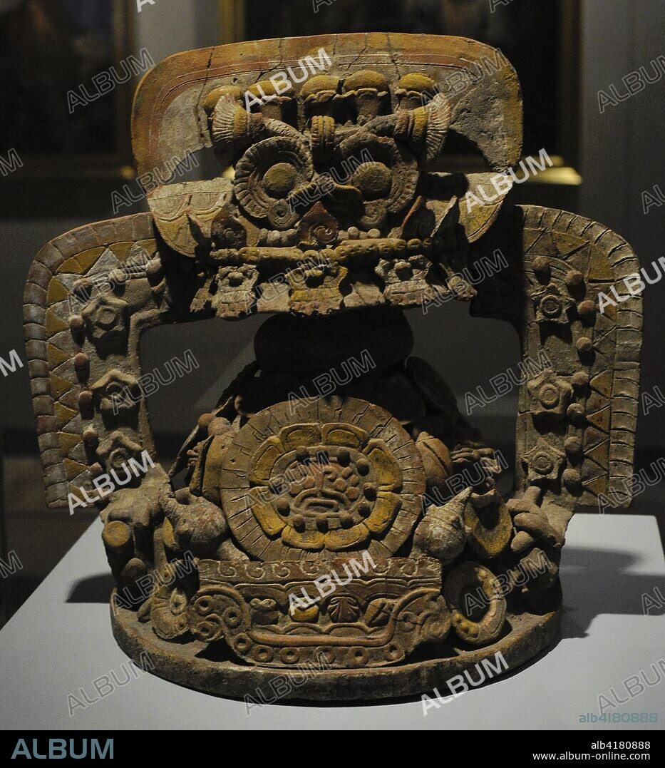 Tapadera de incensario. Cerámica pintada. Cultura Teotihuacana, Fase Xolalpán, Período Clásico Medio (400-700 d. C.). México Central. Museo de América. Madrid. España.