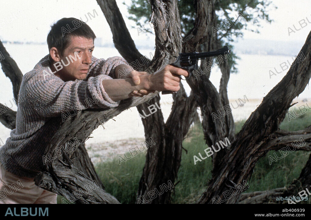 JOHN HURT in PARTNERS, 1982, directed by JIM BURROWS. Copyright PARAMOUNT PICTURES.