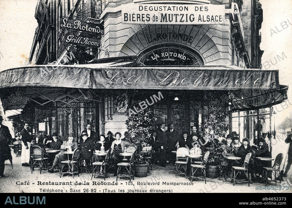BRASSERIE LA ROTONDE Boulevard Montaparnasse, vers 1910,CArte postale, quartier de MONTPARNASSE a PArIS, annees 20. Credit IM/KHARBINE TAPABOR.