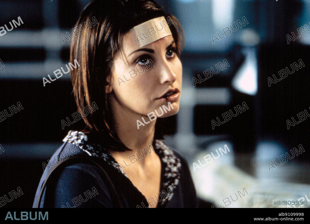 GINA GERSHON en UN CASO PARA UN NOVATO, 1998 (LEGALESE), dirigida por GLENN JORDAN. Copyright NEW LINE TELEVISION.