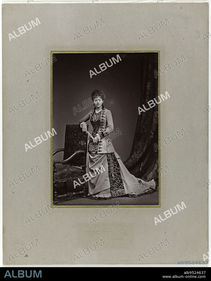 Portrait of Julia Bartet, (Jeanne-Julia Regnault, dite), (1854-1942), (actress), Bondonneau, Lucien Emile Marie, Photographer, Between 1854 and 1942, Photography, Graphic arts, Photography, Dimensions - Work: Height: 16.4 cm, Width: 11.8 cm, Dimensions: Height: 23.5 cm, Width: 18.4 cm.