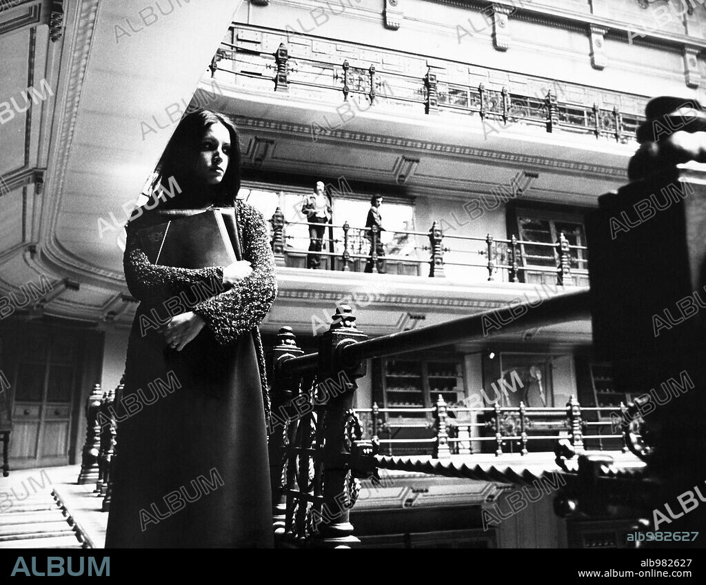 SOMNAMBULISTS, 1978 (SONÁMBULOS), directed by MANUEL GUTIERREZ ARAGON. Copyright PROFILMES.