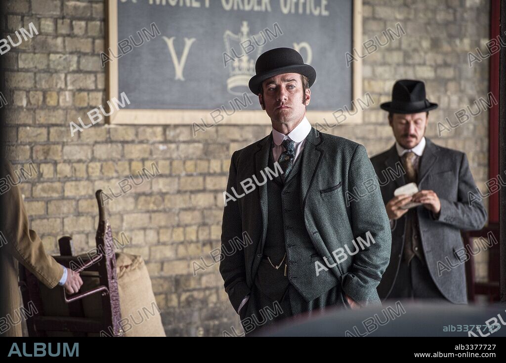 JEROME FLYNN und MATTHEW MACFADYEN in RIPPER STREET, 2012, unter der Regie von ANDY WILSON, ANTHONY BYRNE und TOM SHANKLAND. Copyright BRITISH BROADCASTING CORPORATION (bbc). Season 2.