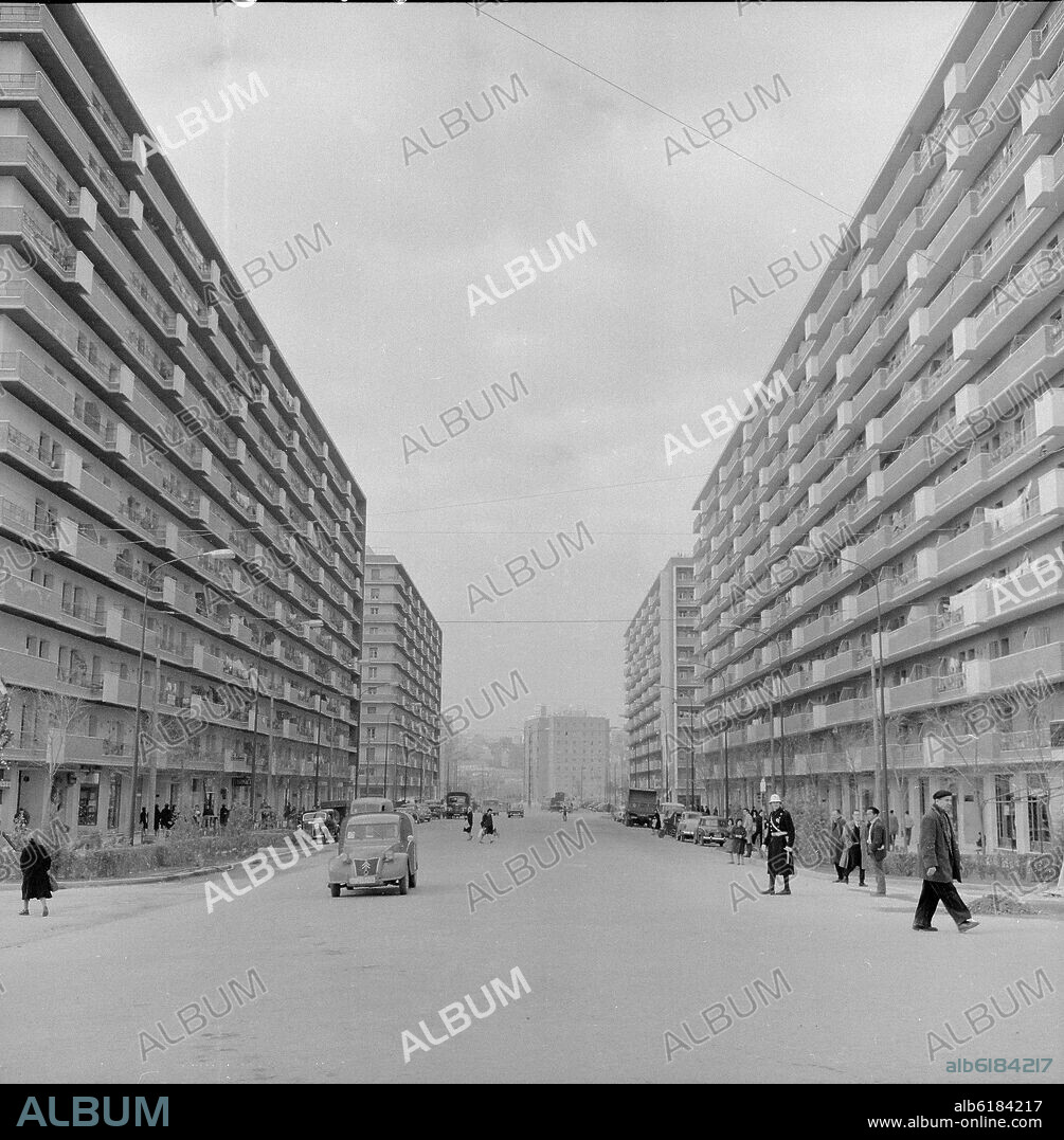 AVENIDA DONOSTIARRA EN EL BARRIO DE LA CONCEPCION - FOTOGRAFIA EN BLANCO Y NEGRO - AÑOS 60.