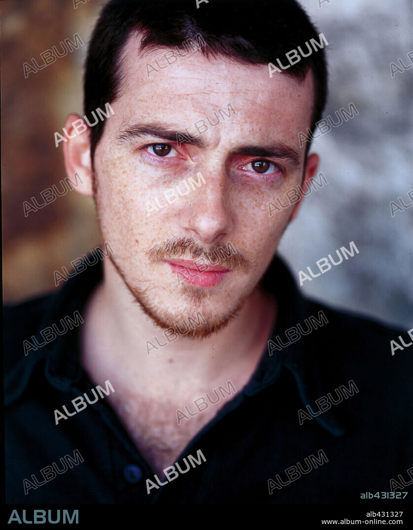 VICTOR CLAVIJO en EL REGALO DE SILVIA, 2003, dirigida por DIONISIO PEREZ GALINDO. Copyright LORELEI PROD/IMVAL MADRID/EL MEDANO/TVG/BAUSAN FILMS.