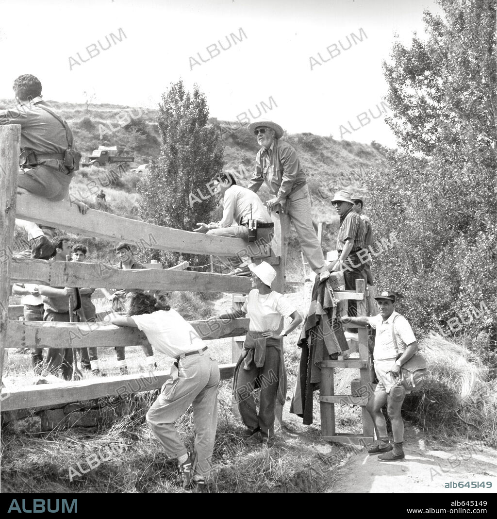 LUIS GARCIA BERLANGA en LA VAQUILLA, 1985, dirigida por LUIS GARCIA BERLANGA. Copyright IN-CINE, S.A.