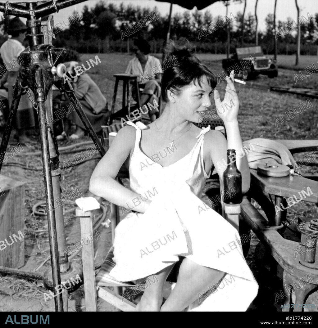 Elsa Martinelli on the set. The Italian actress Elsa Martinelli resting during a break while filming. Casalino, August 1955.