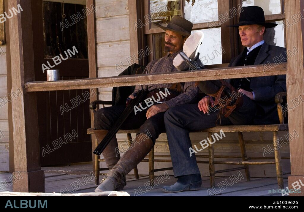 ED HARRIS y VIGGO MORTENSEN en APPALOOSA, 2008, dirigida por ED HARRIS. Copyright EIGHT GAUGE PRODUCTIONS/GROUNDSWELL PROD. / SEBASTIAN, LOREY.