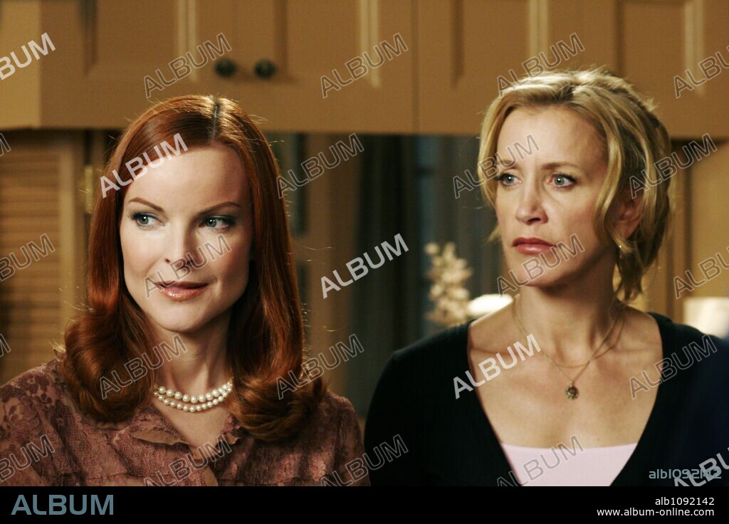 FELICITY HUFFMAN und MARCIA CROSS in DESPERATE HOUSEWIVES, 2004. Copyright TOUCHSTONE TELEVISION. Temporada 2.