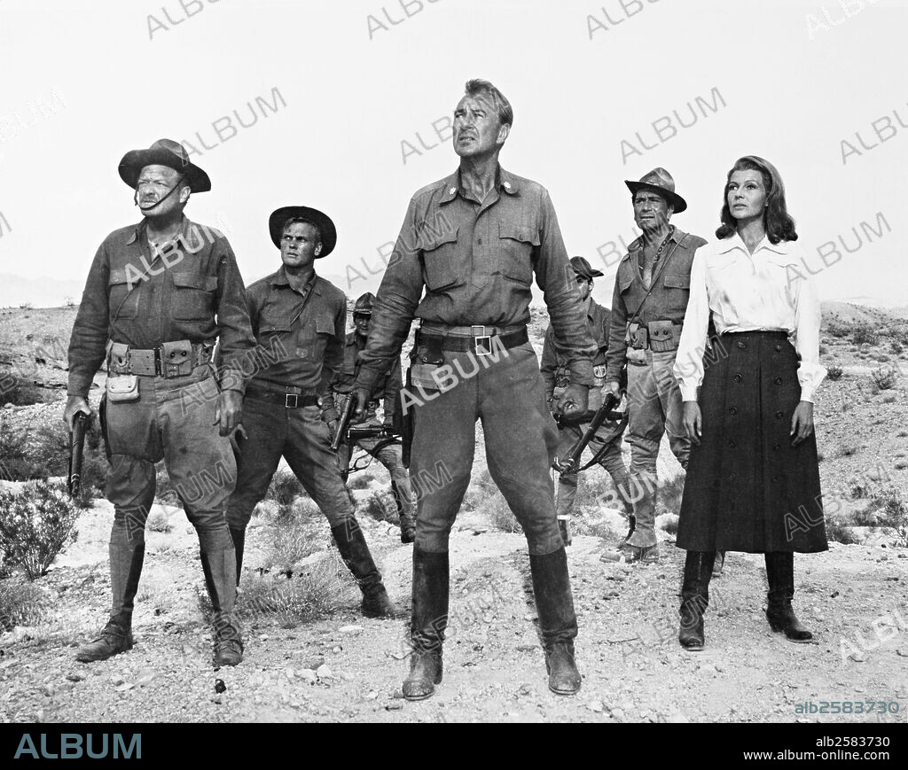GARY COOPER y RITA HAYWORTH en THEY CAME TO CORDURA, 1959, dirigida por ROBERT ROSSEN. Copyright COLUMBIA PICTURES.
