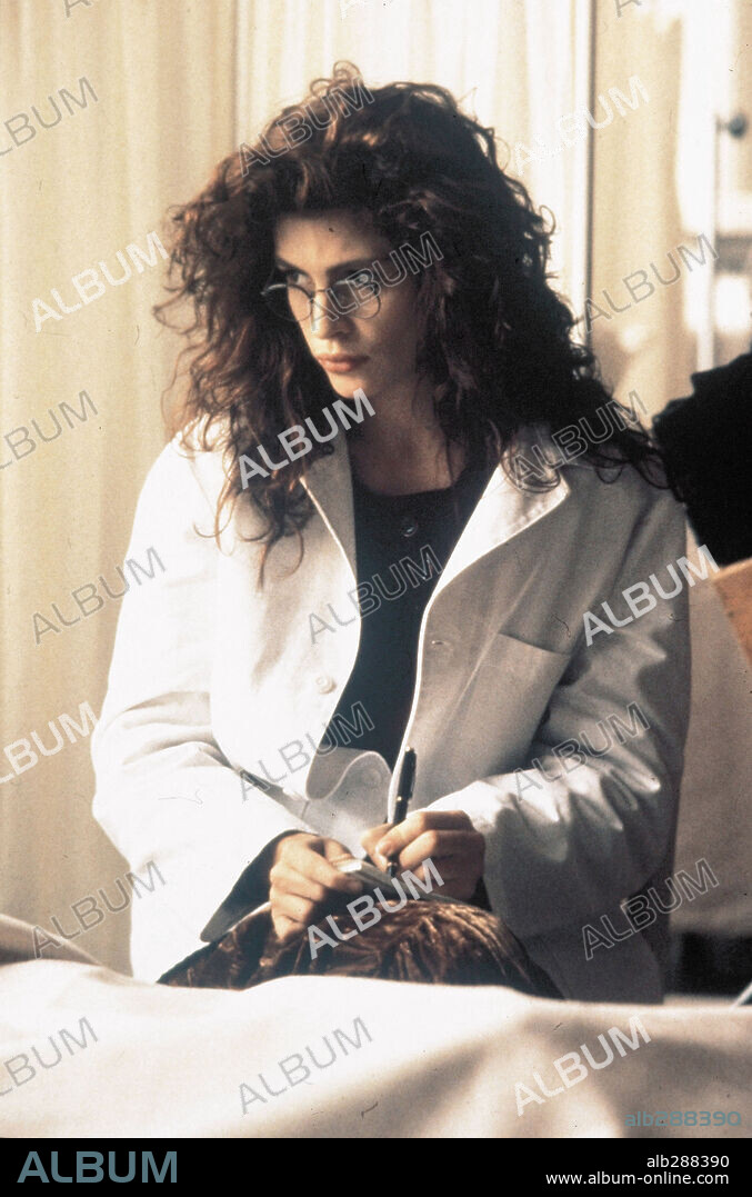 JULIA ROBERTS en LÍNEA MORTAL, 1990 (FLATLINERS), dirigida por JOEL SCHUMACHER. Copyright COLUMBIA PICTURES.