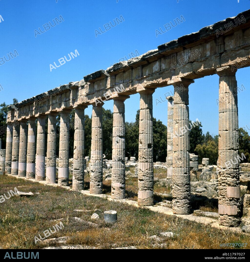 Roman ruins showing The Triumphal Columns in Cyrene (Shahhat), Libya. undated. ©TopFoto.