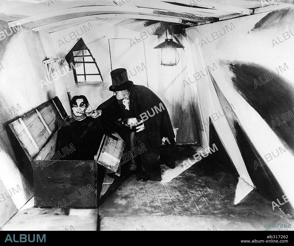 CONRAD VEIDT und WERNER KRAUSS in DAS CABINET DES DR. CALIGARI, 1920, unter der Regie von ROBERT WIENE. Copyright DECLA-BIOSKOP.