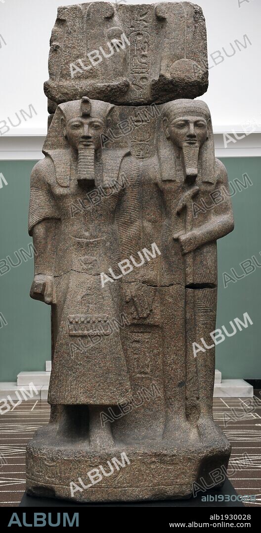 ARTE EGIPCIO. EGIPTO. Grupo escultórico con la representación del faraón RAMSES II y el dios PTAH. Pieza procedente del Templo de Ptah en Menfis. Granito. Reinado de Ramses II. Dinastía XIX. Imperio Nuevo. 1290-1224 a. C. Museo Carlsberg Glyptotek. Copenhague. Dinamarca. Europa.