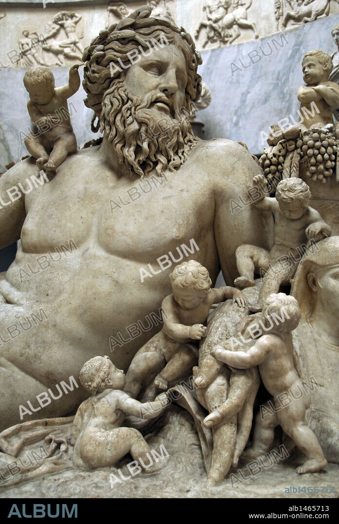 ARTE ROMANO. ITALIA. ESTATUA ALEGORICA DEL RIO NILO. Conjunto escultórico realizado en mármol. Copia romana de un original helenístico. Siglo I después de Cristo. Pieza procedente del Templo de Isis y Serapis, cerca de Santa Mariai Sopra Minerva. Braccio Nuovo. Museo Chiaramonti. Museos Vaticanos. Ciudad del Vaticano. Europa.