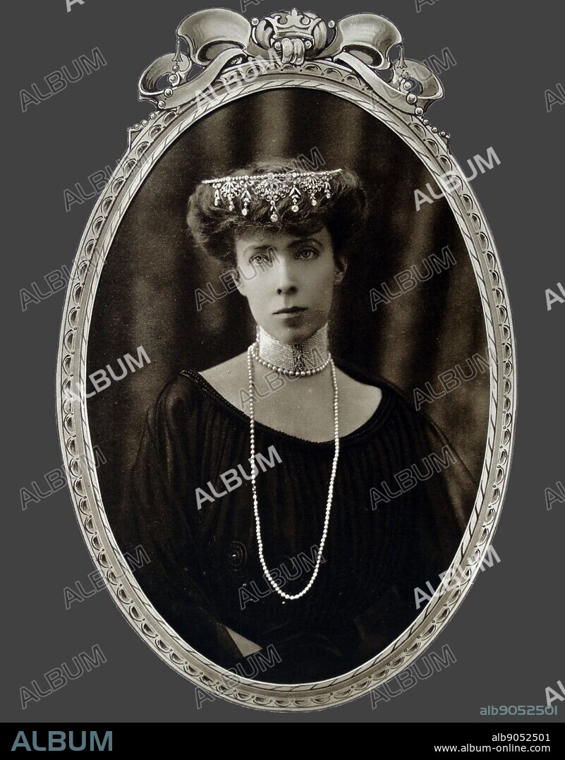 Elisabeth; Queen of the Belgians (25 July 1876 23 November 1965) Wife of King Albert I. mother of King Leopold III and grandmother of kings Baudouin and Albert II of Belgium. 1914.