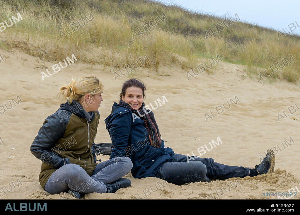 JULIETTE BINOCHE dans OUISTREHAM, 2021, réalisé par EMMANUEL CARRERE. Copyright Curiosa Films.