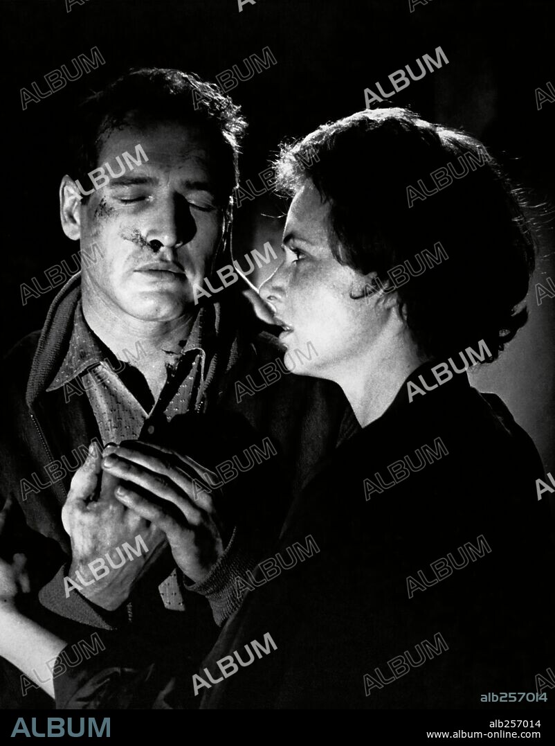PAUL NEWMAN y PIPER LAURIE en EL BUSCAVIDAS, 1961 (THE HUSTLER), dirigida por ROBERT ROSSEN. Copyright 20TH CENTURY FOX.