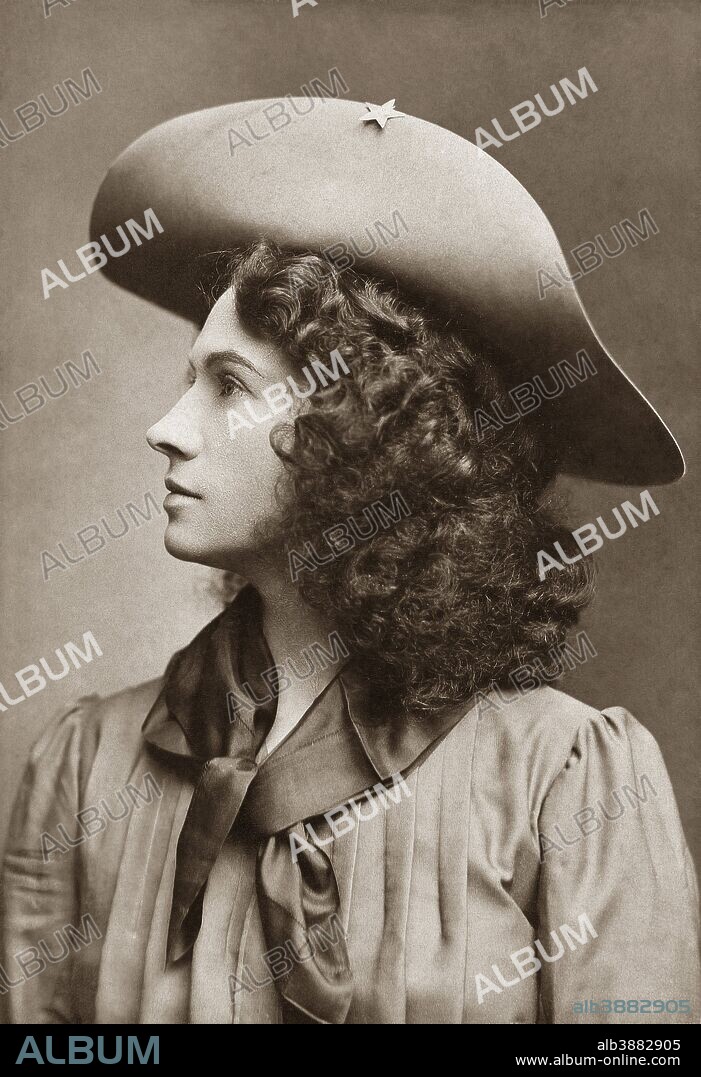 Vintage American history photo of American sharpshooter, Annie Oakley.
