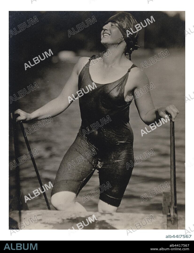 Ellen Koeniger, Alfred Stieglitz (American, 1864 - 1946), 1916, Gelatin silver print, 11.1 x 8.9 cm (4 3/8 x 3 1/2 in.).