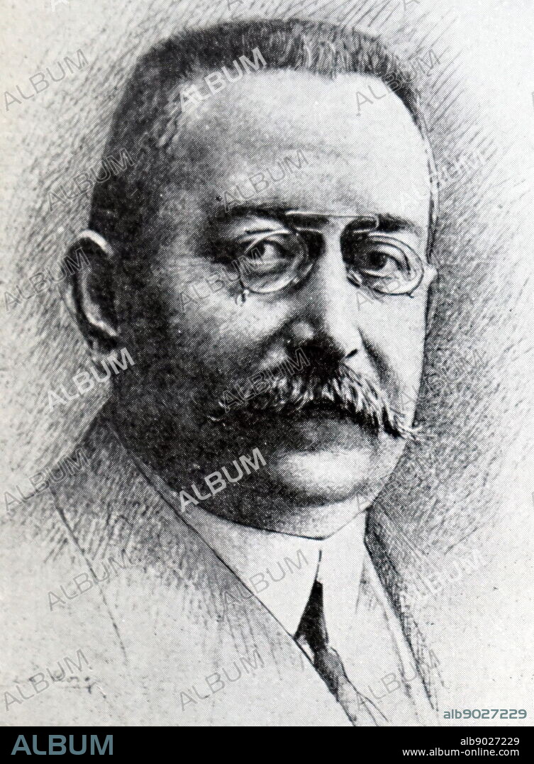 Enric Prat de la Riba ( 1870 - 1917); Catalan politician, lawyer and writer. He became the first President of the Commonwealth of Catalonia on 6 April 1914 and retained this office until his death. He wrote the book and political manifesto La nacionalitat catalana in which greater autonomy to Catalonia was advocated.
