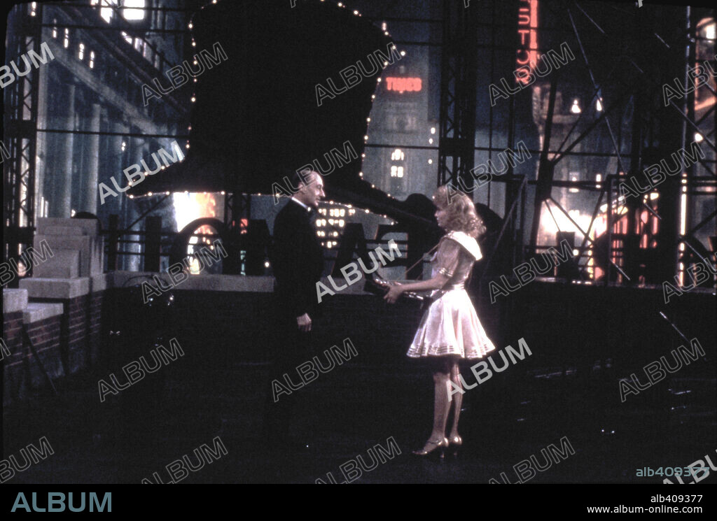 MIA FARROW en DÍAS DE RADIO, 1987 (RADIO DAYS), dirigida por WOODY ALLEN. Copyright ORION PICTURES.