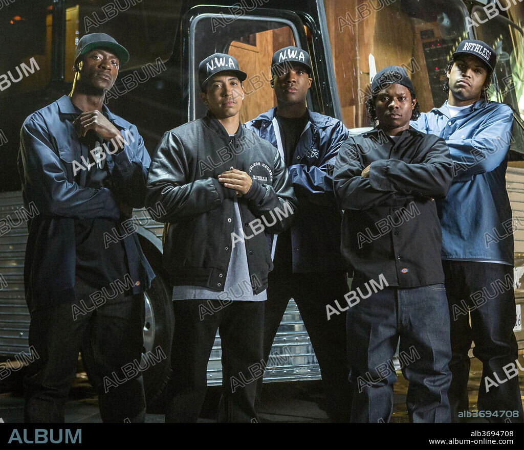ALDIS HODGE, COREY HAWKINS, JASON MITCHELL y NEIL BROWN JR en STRAIGHT OUTTA COMPTON, 2015, dirigida por F. GARY GRAY. Copyright LEGENDARY PICTURES.