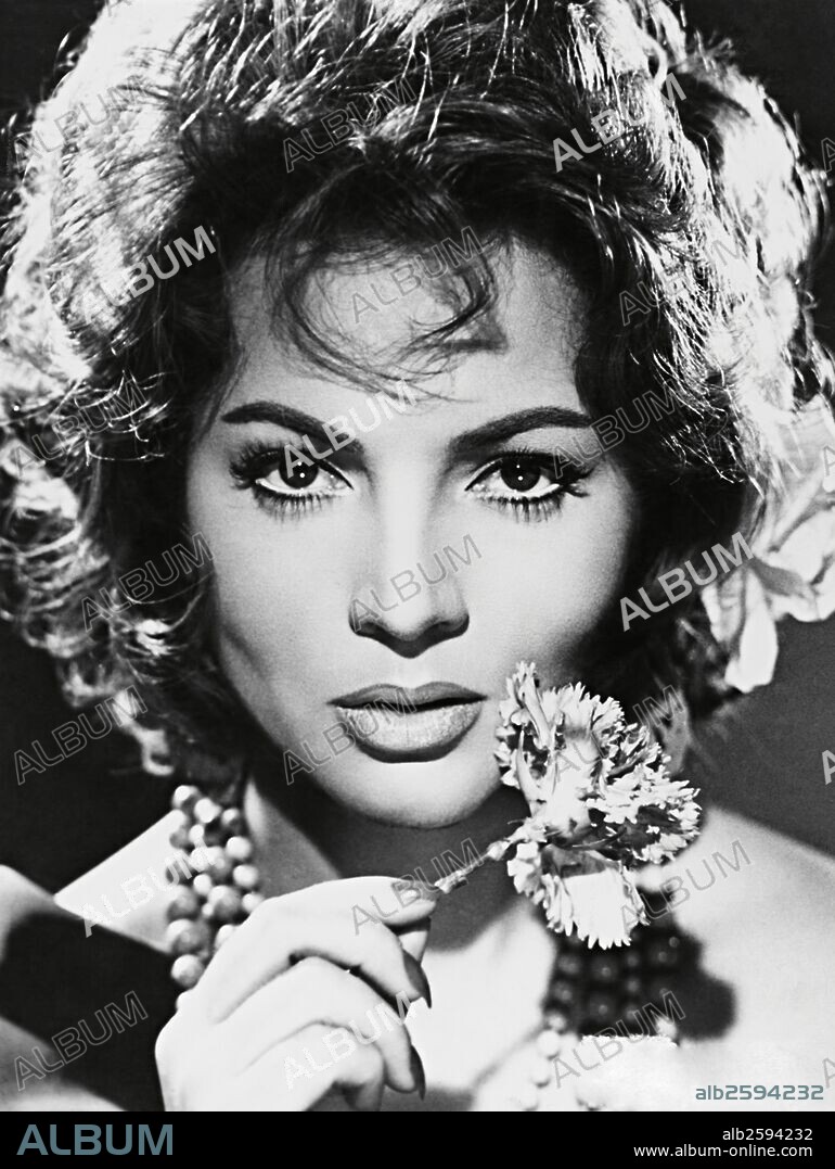 SARA MONTIEL in CARMEN LA DE RONDA, 1959, directed by TULIO DEMICHELI. Copyright PRODUCCIONES BENITO PEROJO.