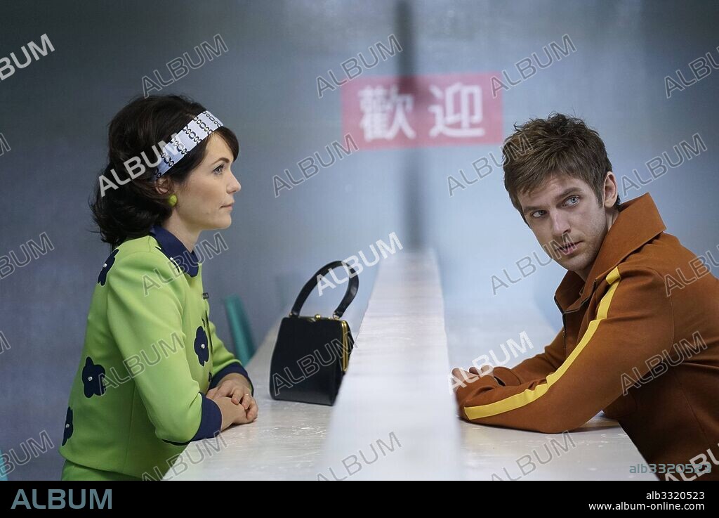 DAN STEVENS y KATIE ASELTON en LEGION, 2017, dirigida por DENNIE GORDON y LARYSA KONDRACKI. Copyright 20TH CENTURY FOX TV/26 KEYS PROD/BAD HAT HARRY PROD/MARVEL. Temporada 1.