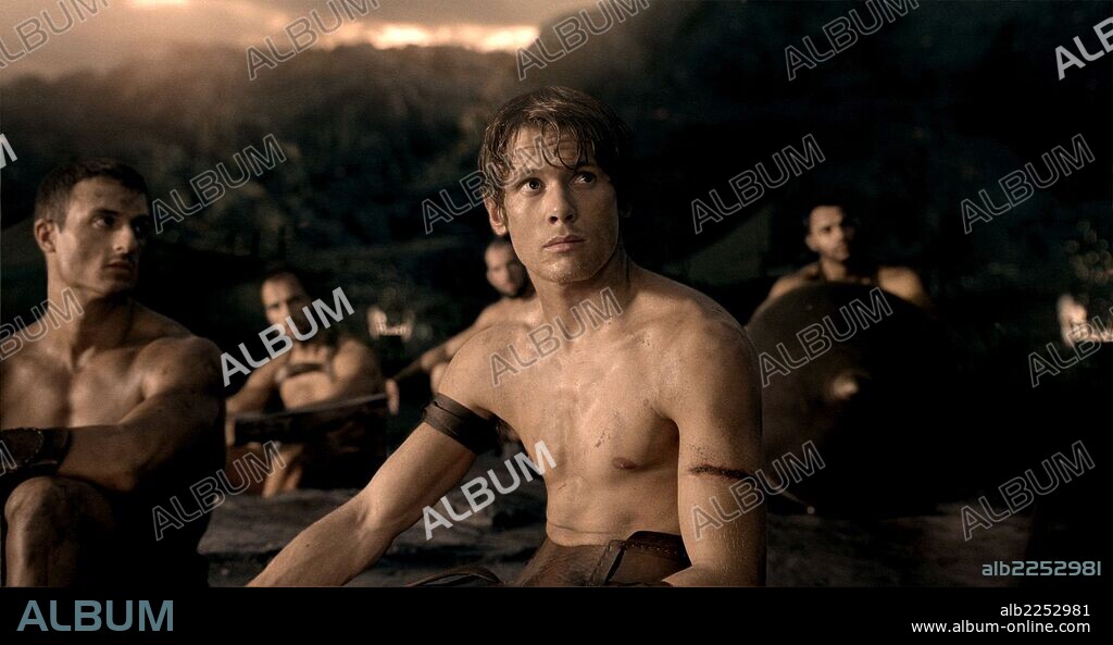 JACK O'CONNELL in 300: RISE OF AN EMPIRE, 2014, directed by NOAM MURRO. Copyright WARNER BROS PICTURES.