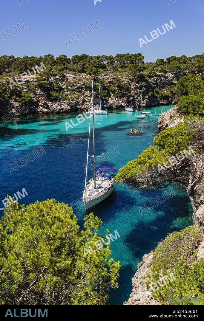 yates fondeados, Cala Pi, Llucmajor,comarca de Migjorn. Mallorca. Islas Baleares. Spain.