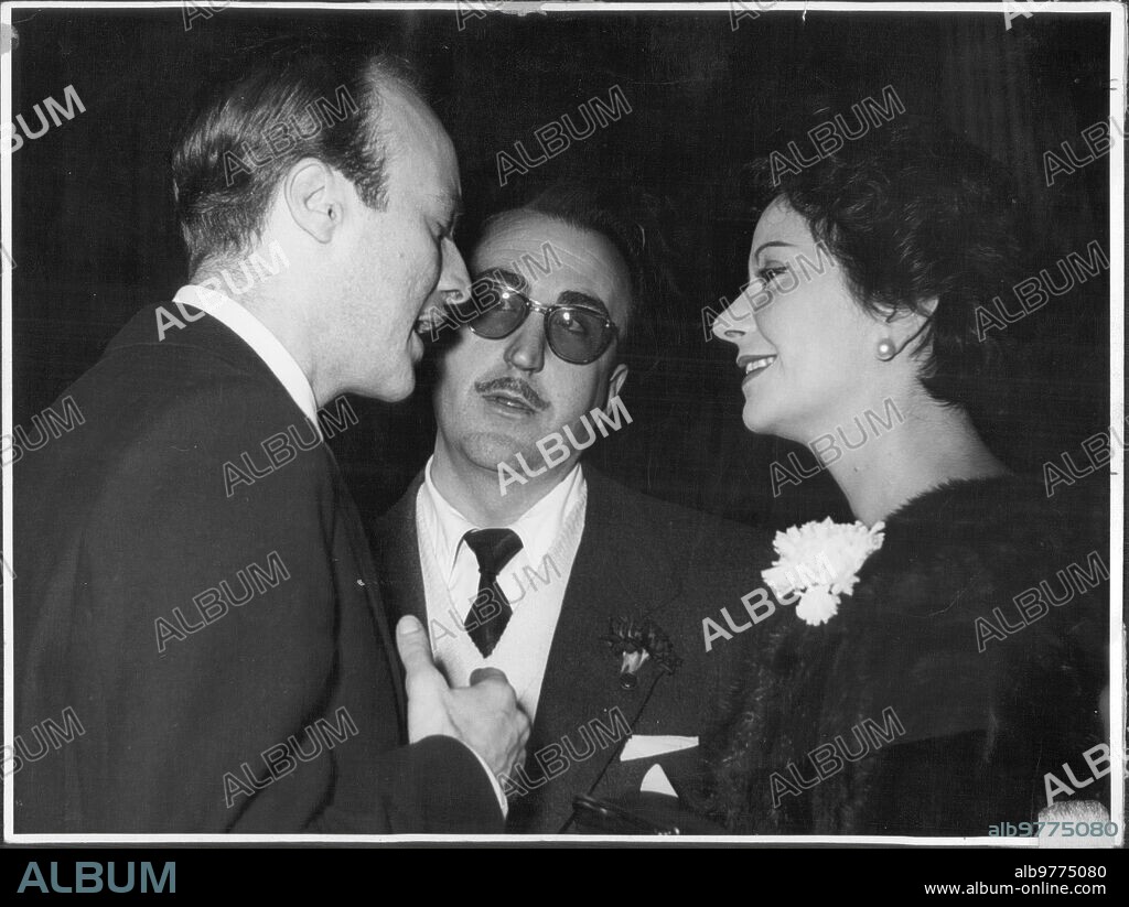 1959. Conchita Montes con Rafael Alonso (con Gafas) y don Emilio Barreda (Derecha).