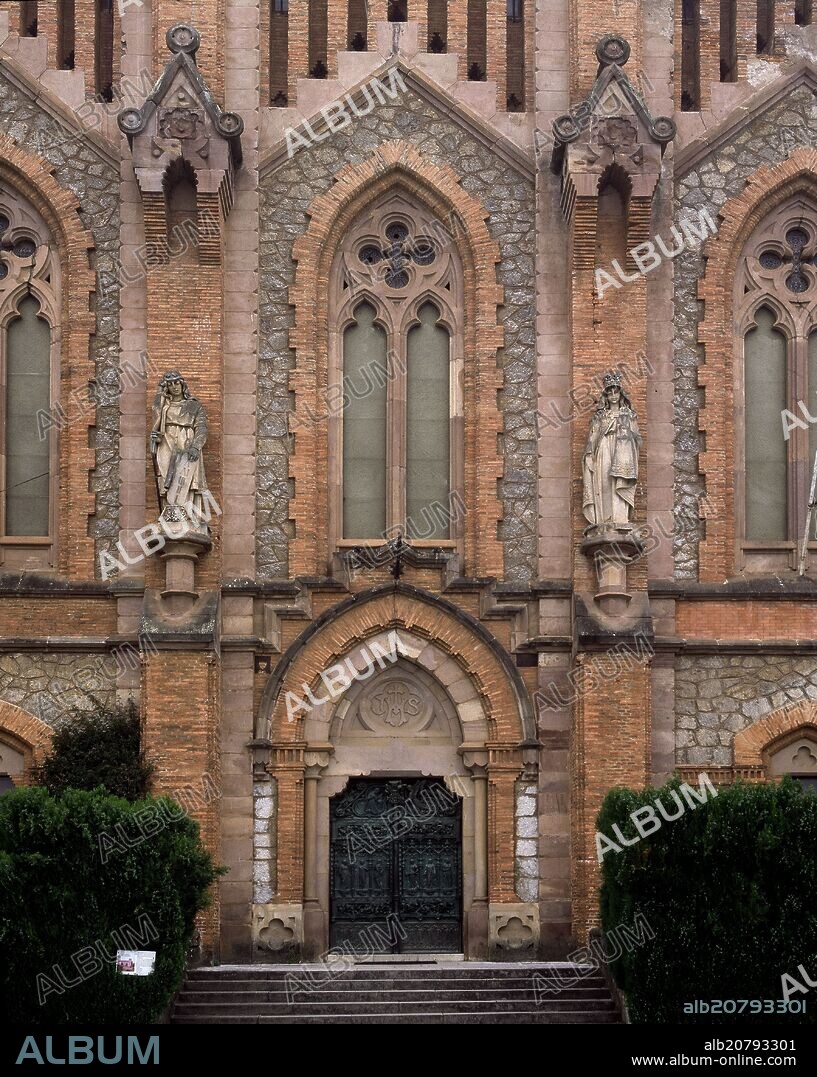 JOAN MARTORELL (1833-1906) Y LLUIS DOMENECH (1850-. DET DE LA FACHADA DE LA UNIVERSIDAD DE COMILLAS - 1883/89.