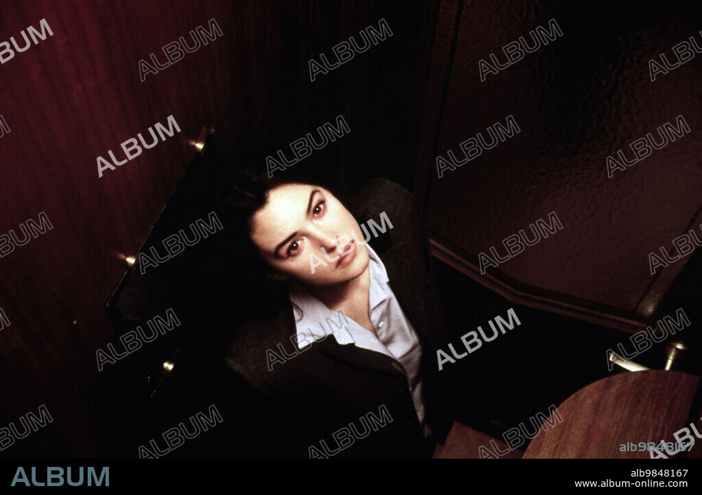 MONICA BELLUCCI in THE APARTMENT, 1996 (L' APPARTEMENT), directed by GILLES MIMOUNI. Copyright MATE PRODUCTION.