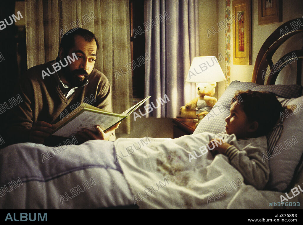 JAVIER BARDEM in MONDAYS IN THE SUN, 2002 (LOS LUNES AL SOL), directed by FERNANDO LEON DE ARANOA. Copyright ELIAS QUEREJETA PC/MEDIAPRO.