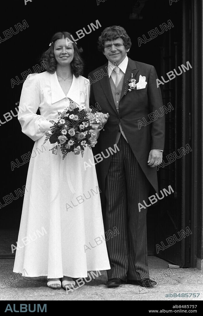 ARKIV STOCKHOLM 19800526. Expressenreportern Margareta Rost gifter sig med trubaduren Fred Åkerström i Allhelgonakyrkan i Stockholm.. Foto: Jan Dusing/XP/Scanpix Kod: 12. **AFTONBLADET OUT**.