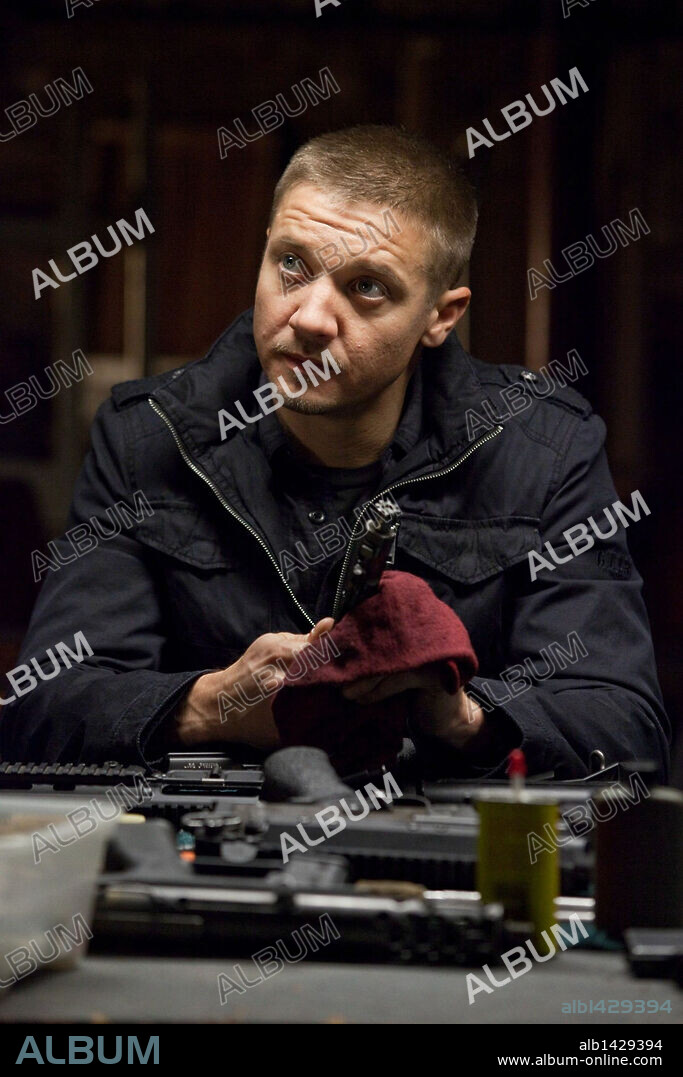 JEREMY RENNER in THE TOWN, 2010, directed by BEN AFFLECK. Copyright WARNER BROS PICTURES.