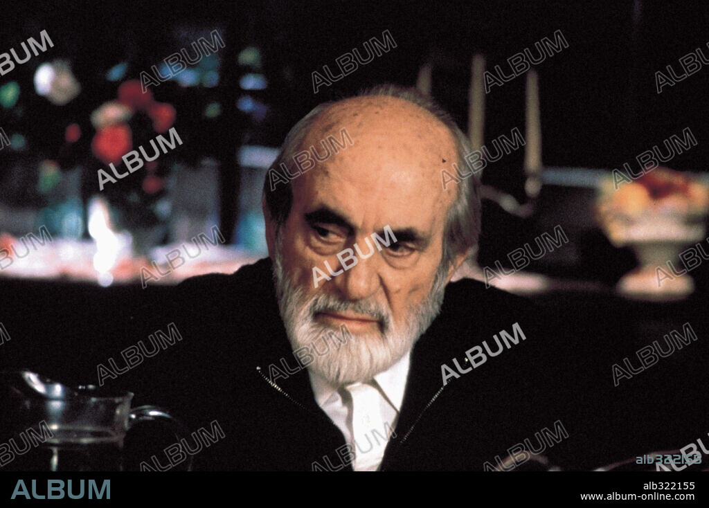 ANTONIO FERRANDIS in EL JUEGO DE LOS MENSAJES INVISIBLES, 1992, directed by JUAN PINZAS. Copyright ATLANTICO FILMS, S.L.