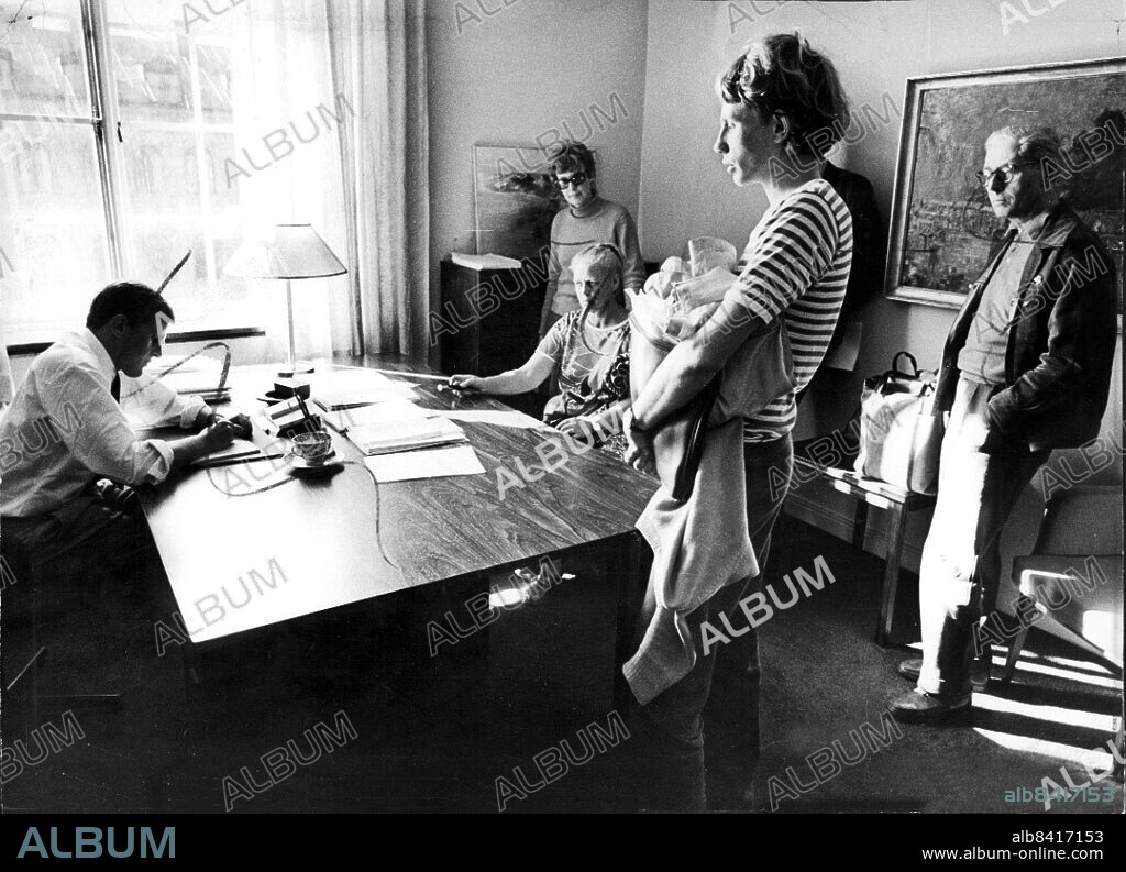 Arkiv 19690908 - Per Kågeson (i randig tröja) var den som förde talan för "Alternativ stad" vid en uppvaktning 1969.. Foto: Folke Hellberg Code: 23. COPYRIGHT SCANPIX SWEDEN.