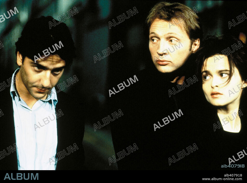 HELENA BONHAM CARTER, JEAN-PHILIPPE ECOFFEY and YVAN ATTAL in PORTRAITS CHINOIS, 1996, directed by MARTINE DUGOWSON. Copyright IMA PRODUCTIONS / LOTHER, JEAN-CLAUDE.