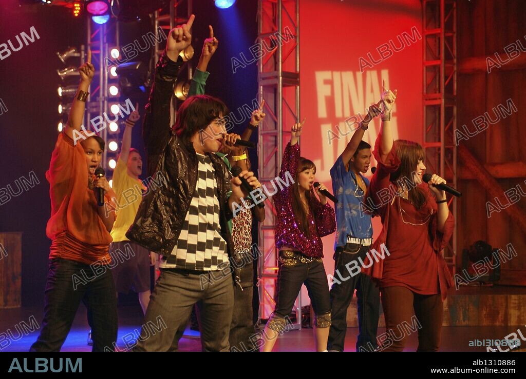 ANNA MARIE PEREZ DE TAGLE, DEMI LOVATO, JASMINE RICHARDS and JOE JONAS in CAMP ROCK, 2008. Copyright ALAN SACKS PRODUCTIONS.