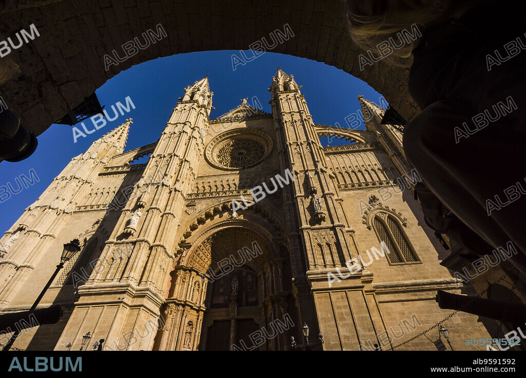 Catedral-Basílica de Santa María de Palma de Mallorca, iniciada en 1229, Palma, Mallorca, balearic islands, spain, europe.