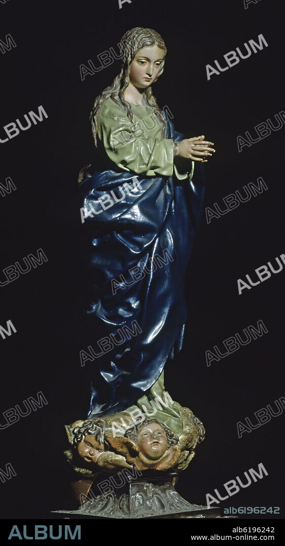 ALONSO CANO. INMACULADA, 1655/56, TALLA EN MADERA DE CEDRO POLICROMADA, ALTURA 55cm, REALIZADA PARA CULMINAR EL FACISTOL CATEDRALICIO.