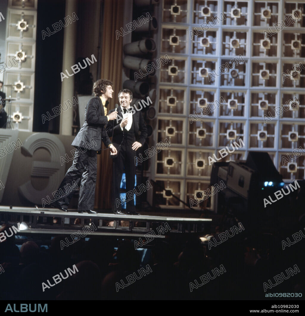 The German actor, presenter, singer, composer and book author Michael Schanze at a performance in Germany at the end of the 1970s.