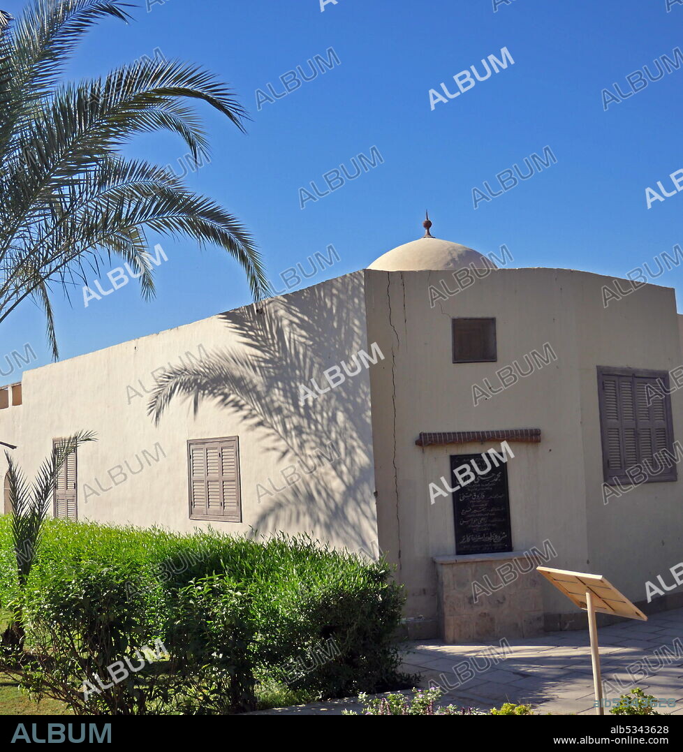 home of the famous British Archaeologist Howard Carter whilst he stayed in the West bank near Luxor, during his digs in Egypt. Howard Carter House is noticeable by its domed roof and lush green gardens surrounding the property The house which is considered a Museum, is in its original form and the interior still homes all of the original tools, maps, old record player complete with records that Carter played at that time, antique original furnishings and a replica of the Tomb of Tutankhamen which Carter discovered..