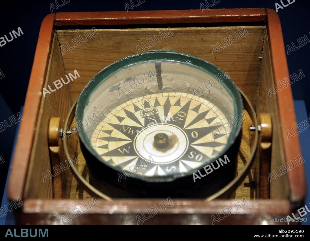 HISTORIA NAUTICA. BRUJULA. S. XIX. Deutsches Technikmuseum. Berlin. Alemania. Europa.