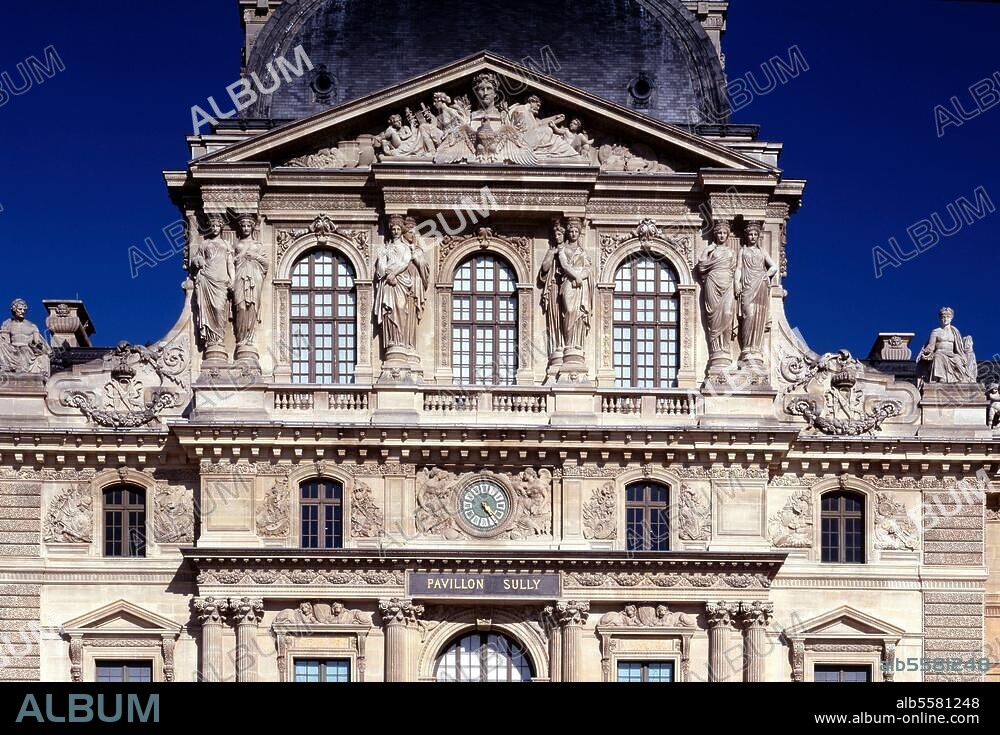 Paris / Louvre / Pavillon de l'Horloge. Caryatides sur le Pavillon, 1636.