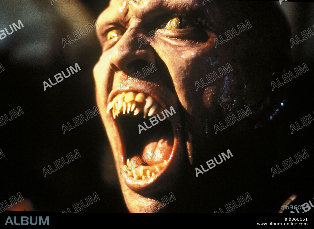 DAGON: SECT OF THE SEA, 2001 (DAGON), directed by STUART GORDON. Copyright CASTELAO PRODUCTIONS.